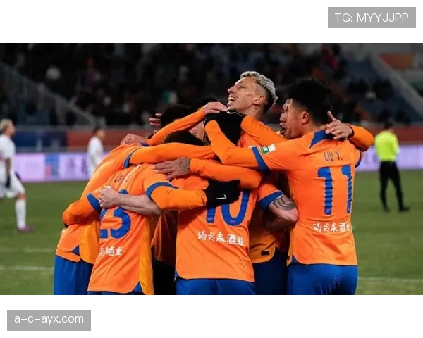 中日球队亚冠对决一触即发,双方表现引球迷关注 中日球队亚冠对决一触即发,双方表现引球迷关注