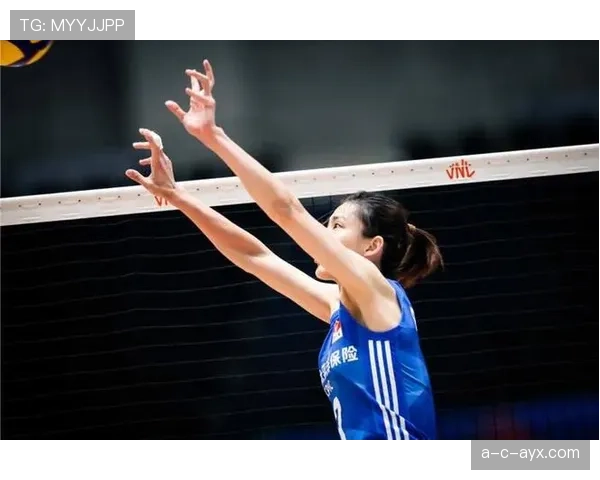 龚翔宇训练完啃鸡腿那一下，真绷不住了